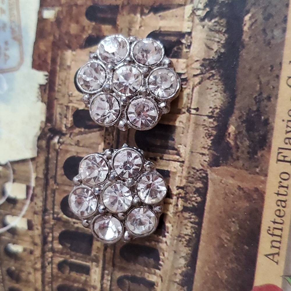Set of 2 Silvertone VINTAGE clear rhinestone buttons upcycled clothes crafts - Picture 2 of 5